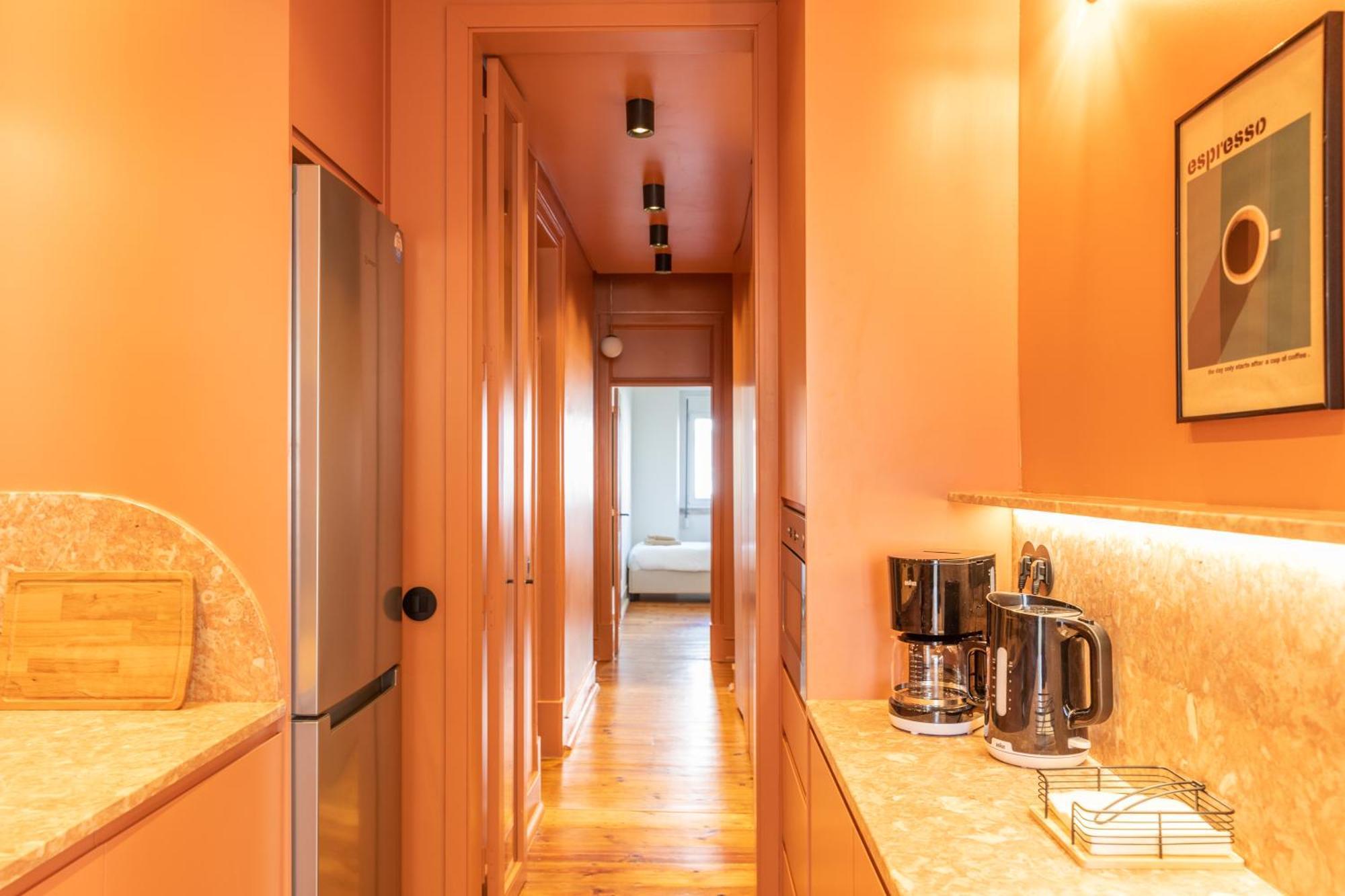 Alvalade 58 - Charming 2 Bedroom Apartment With Ac Near The Airport And City Center Lisbon Bagian luar foto