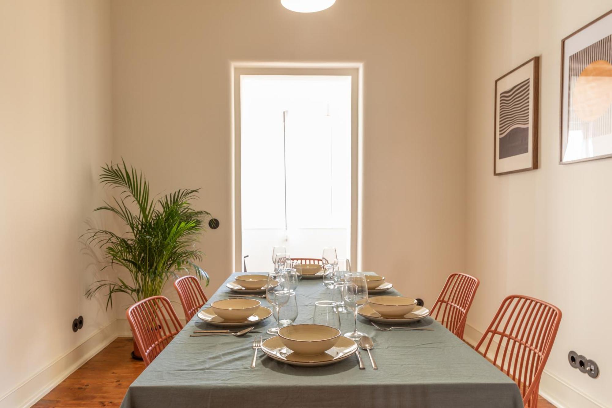 Alvalade 58 - Charming 2 Bedroom Apartment With Ac Near The Airport And City Center Lisbon Bagian luar foto